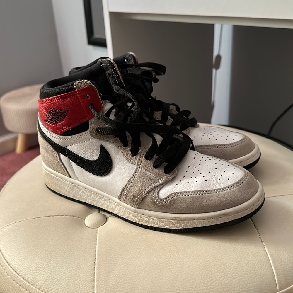 Air Jordan mids